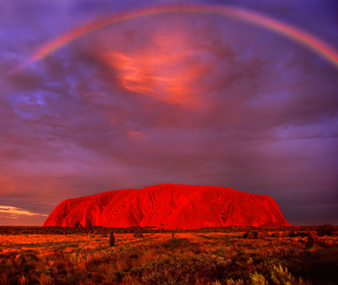 Amazing Uluru Pictures & Backgrounds