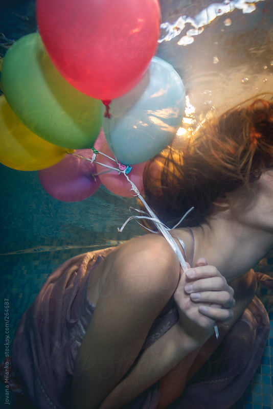 Nice wallpapers Underwater Baloons 534x800px