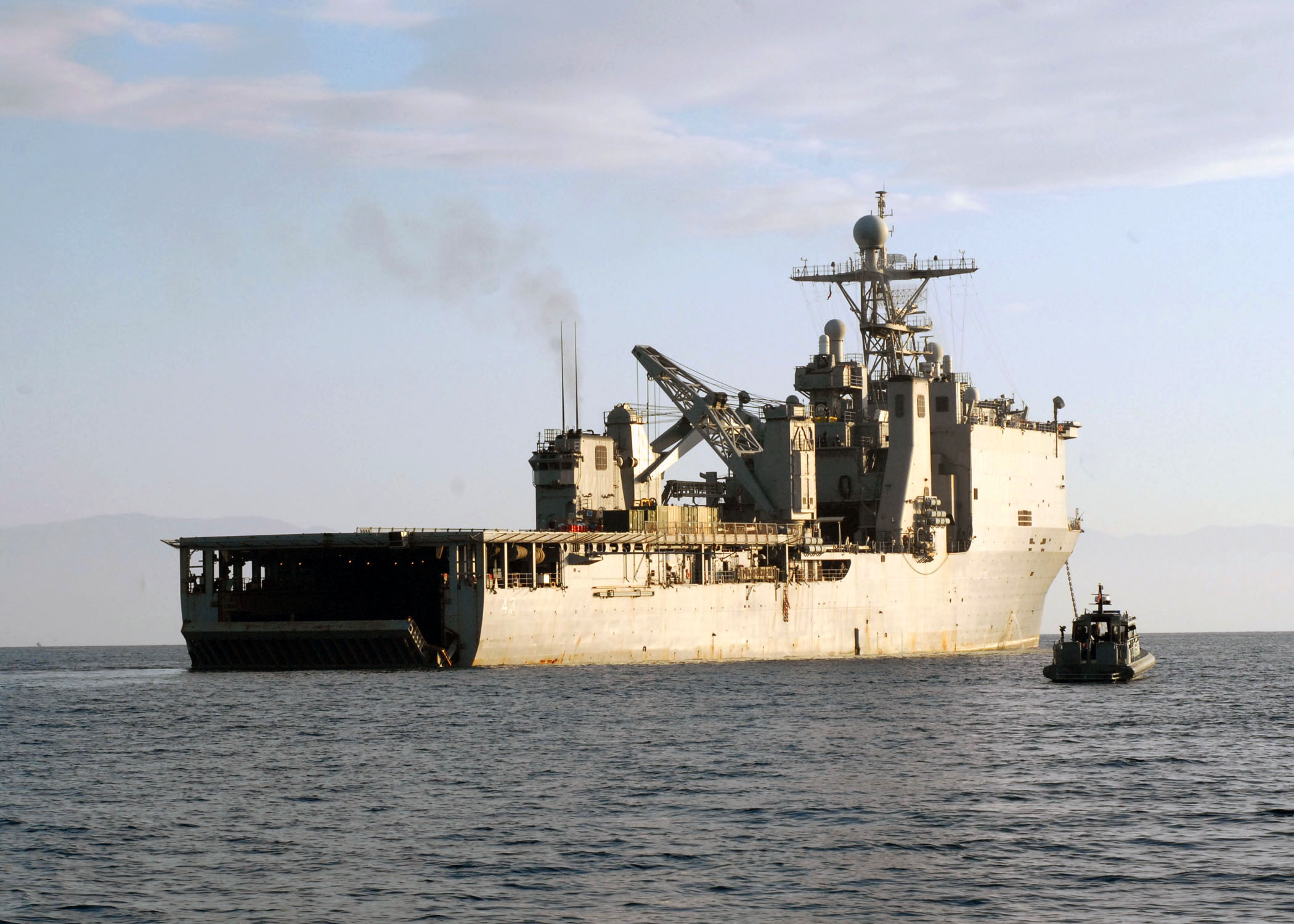 USS Fort McHenry (LSD-43) #6