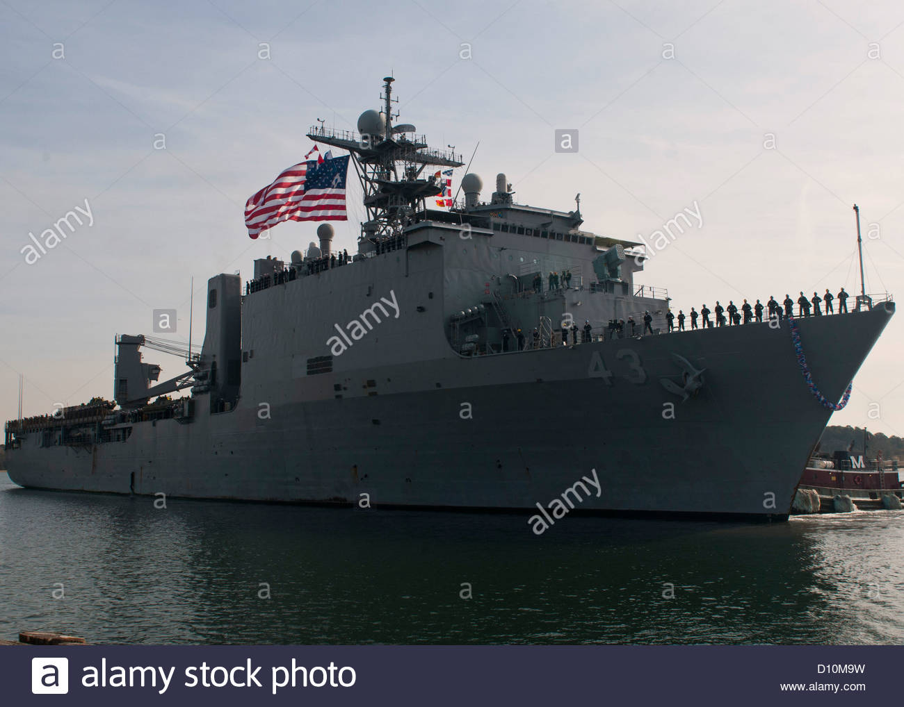 HQ USS Fort McHenry (LSD-43) Wallpapers | File 142.55Kb