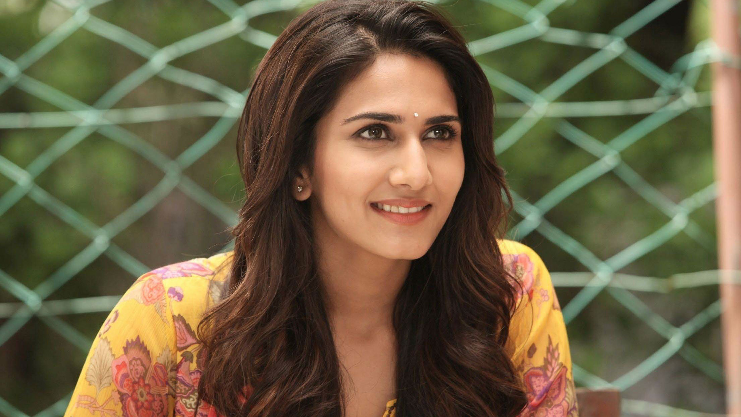 Vaani Kapoor High Quality Background on Wallpapers Vista