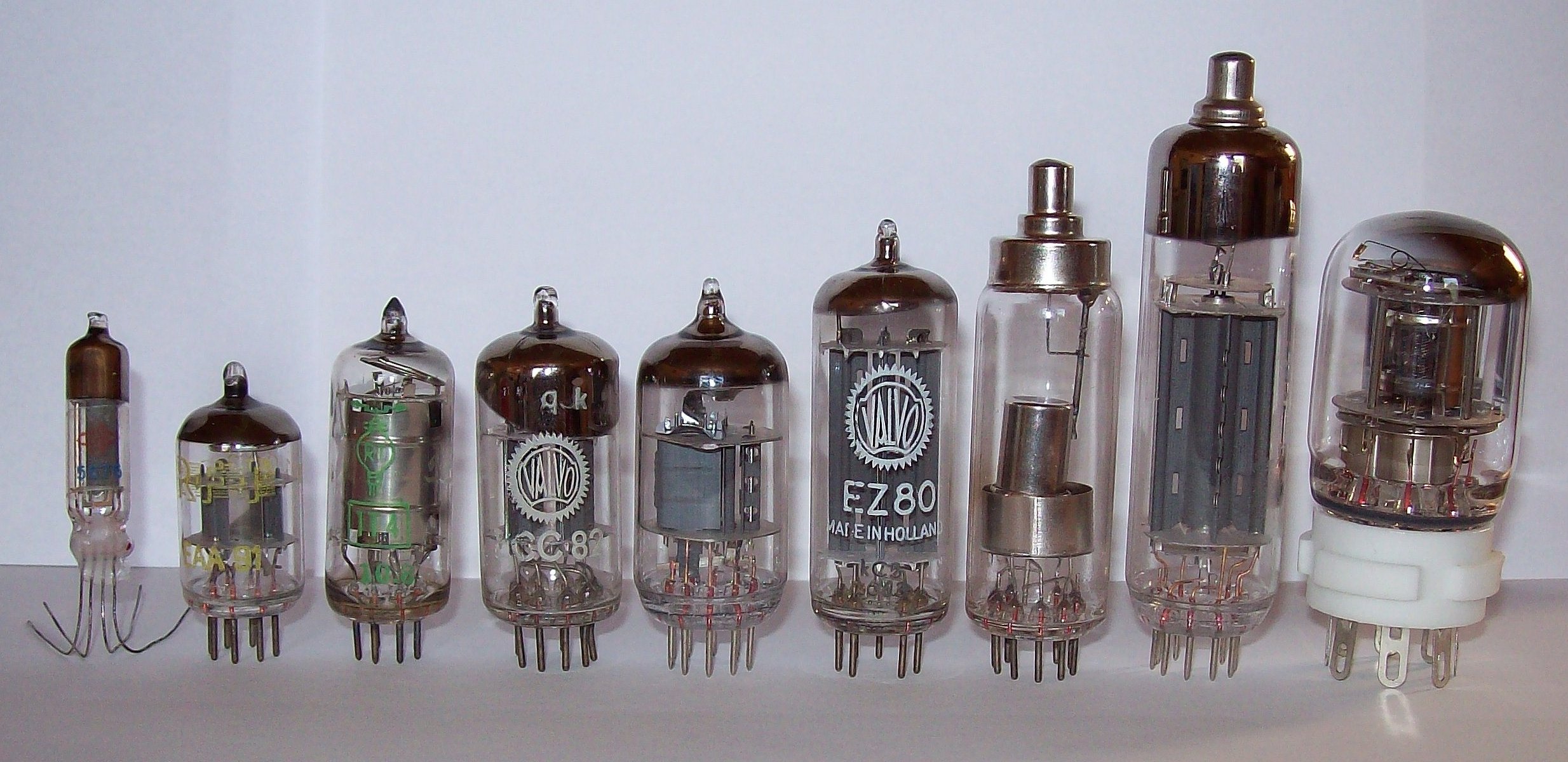 Nice Images Collection: Vacuum Tube Desktop Wallpapers