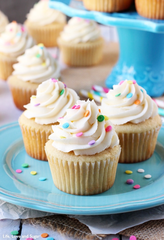 Nice Images Collection: Vanilla Cupcake Desktop Wallpapers