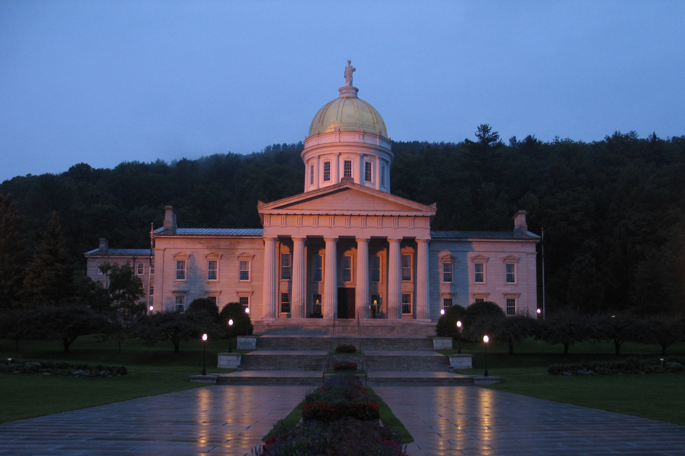 Images of Vermont State House | 2273x1514