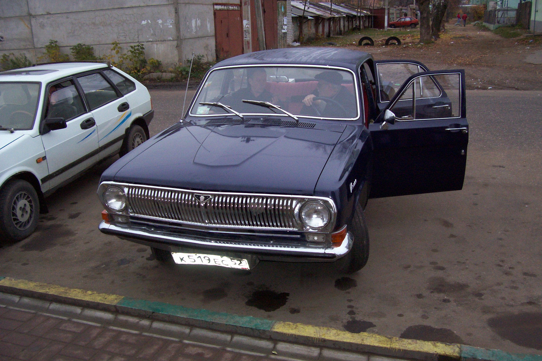 HD Quality Wallpaper | Collection: Vehicles, 2304x1536 Volga GAZ-24