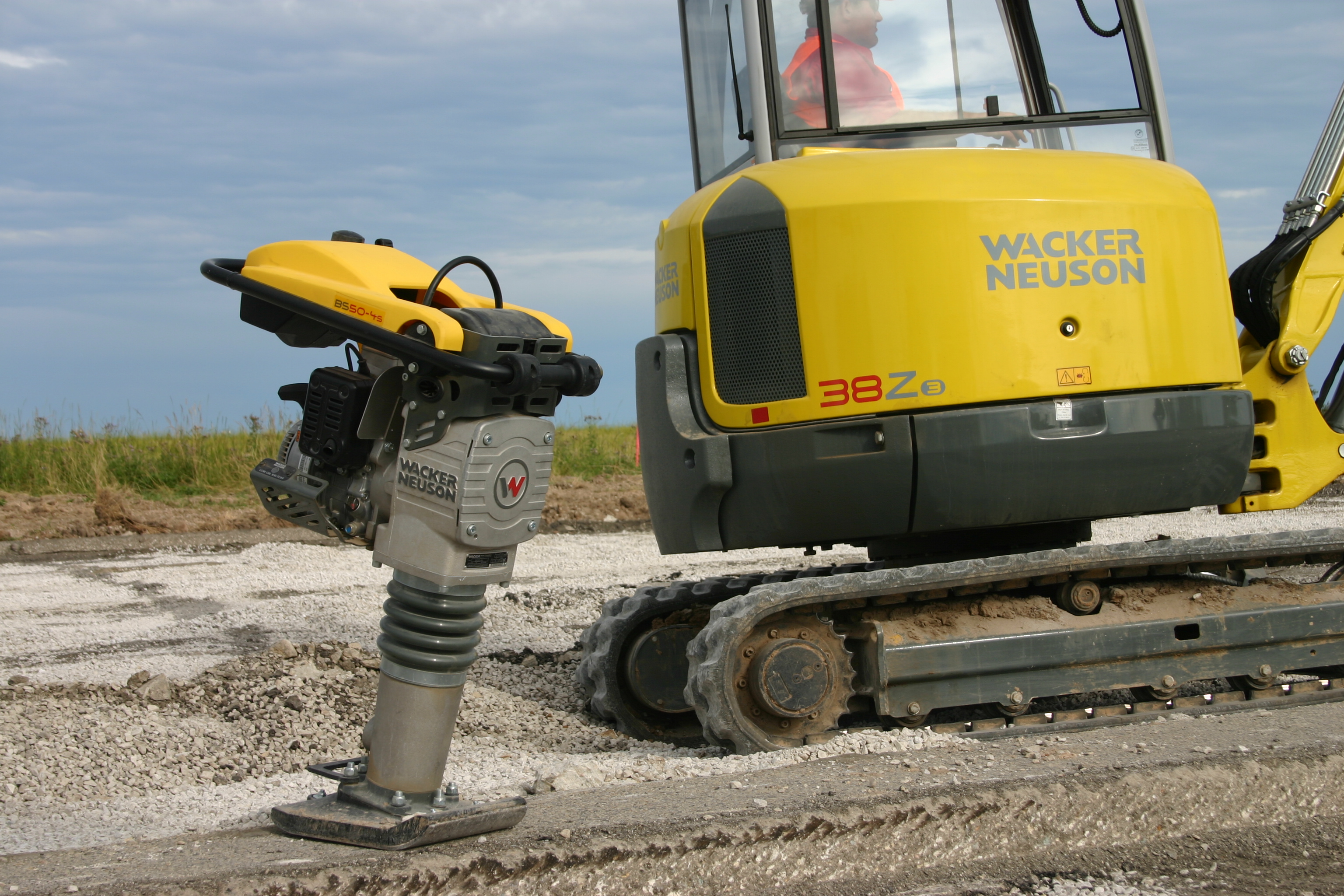 3072x2048 > Wacker Neuson Wallpapers