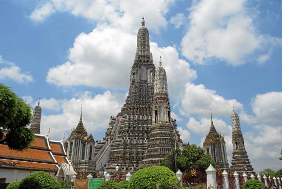 HQ Wat Arun Temple Wallpapers | File 36.71Kb
