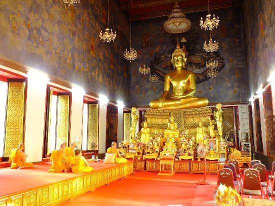 Wat Ratchanaddaram High Quality Background on Wallpapers Vista