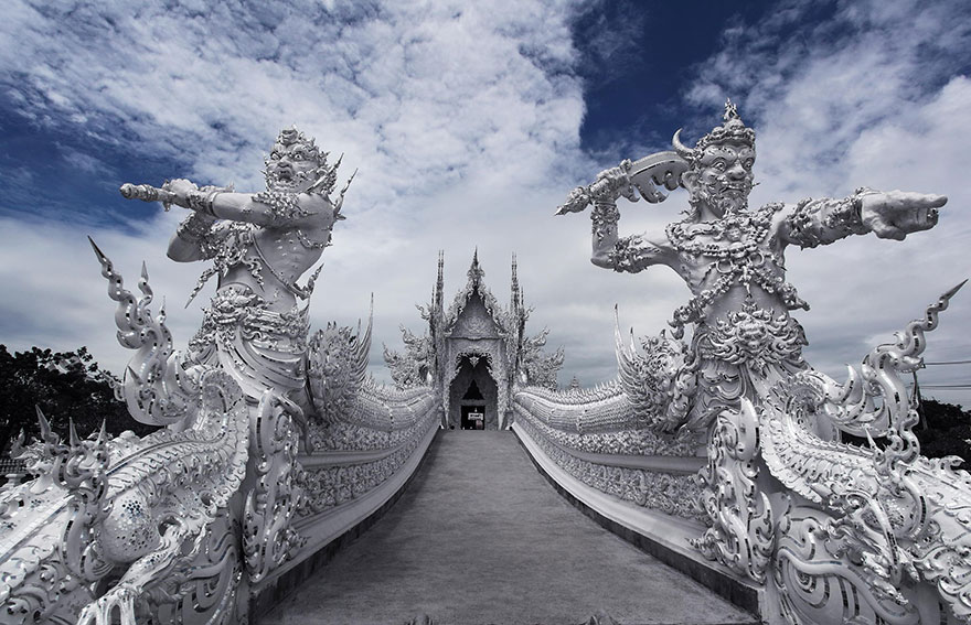 Images of Wat Rong Khun | 880x567