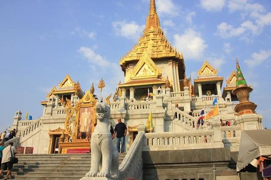 Images of Wat Traimitr | 550x366