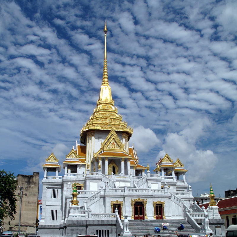 Amazing Wat Traimitr Pictures & Backgrounds