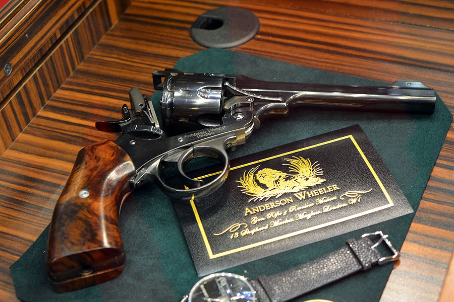 Images of Webley Revolver | 900x600
