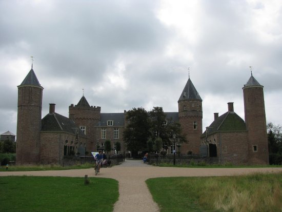 Images of Westhove Castle | 550x413