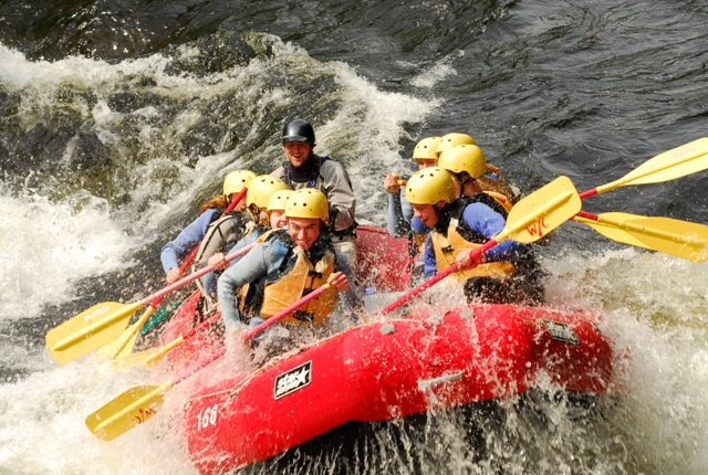 Amazing White Water Rafting Pictures & Backgrounds
