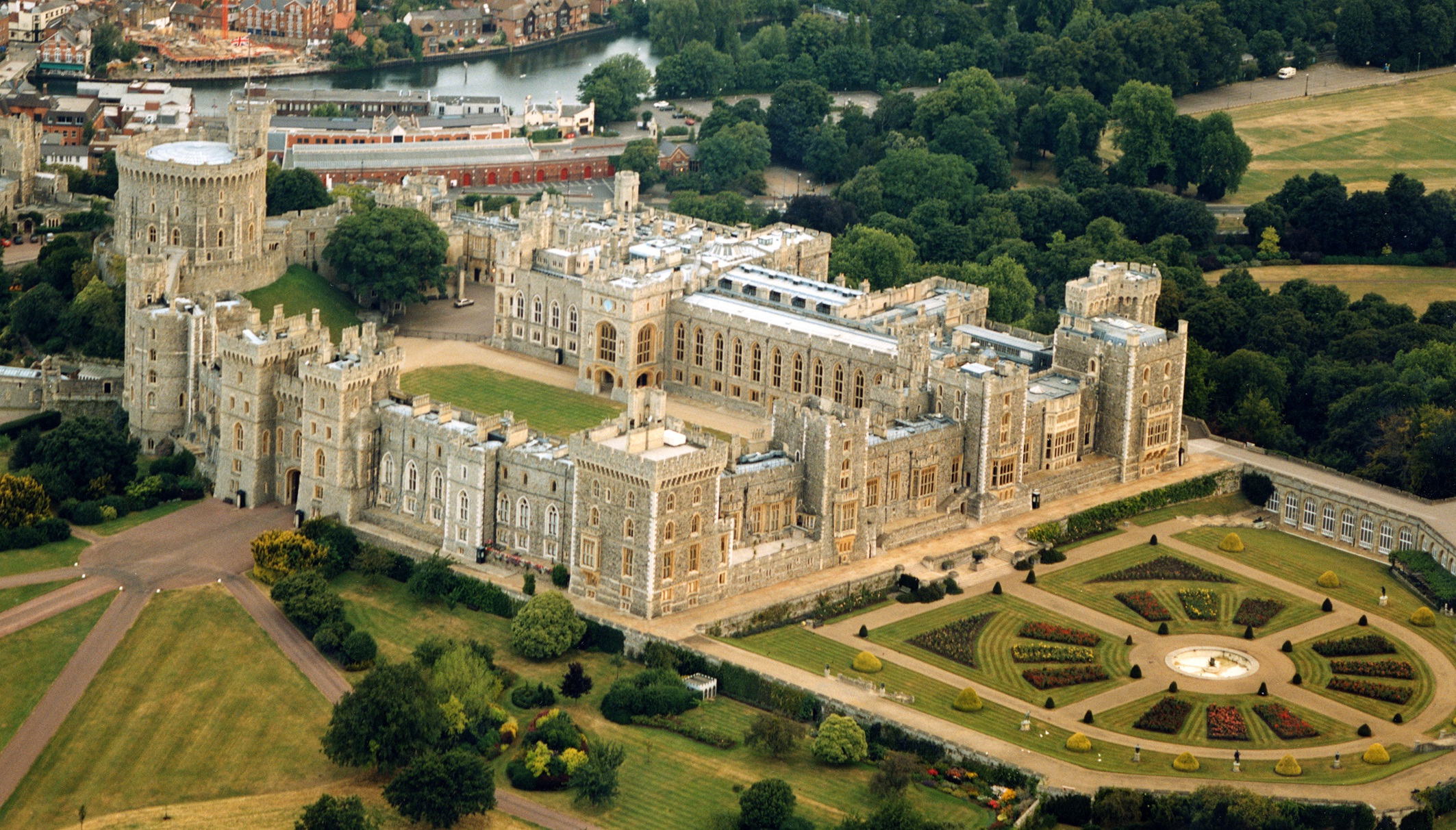 Images of Windsor Castle | 2126x1212