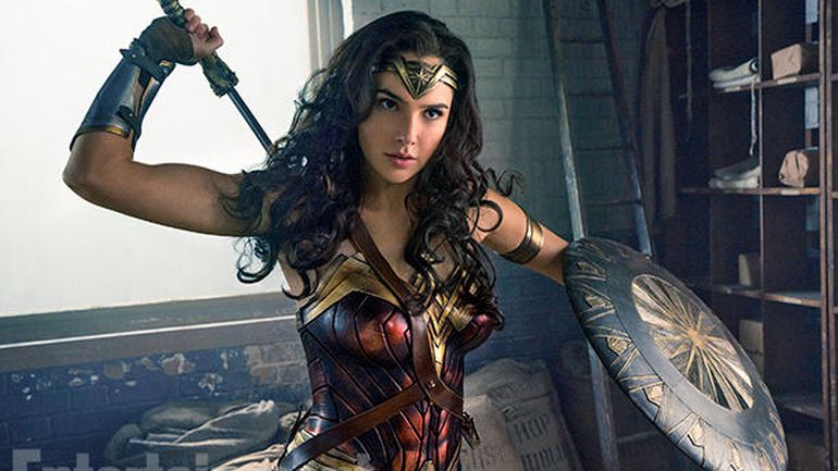 Amazing Wonder Woman Pictures & Backgrounds