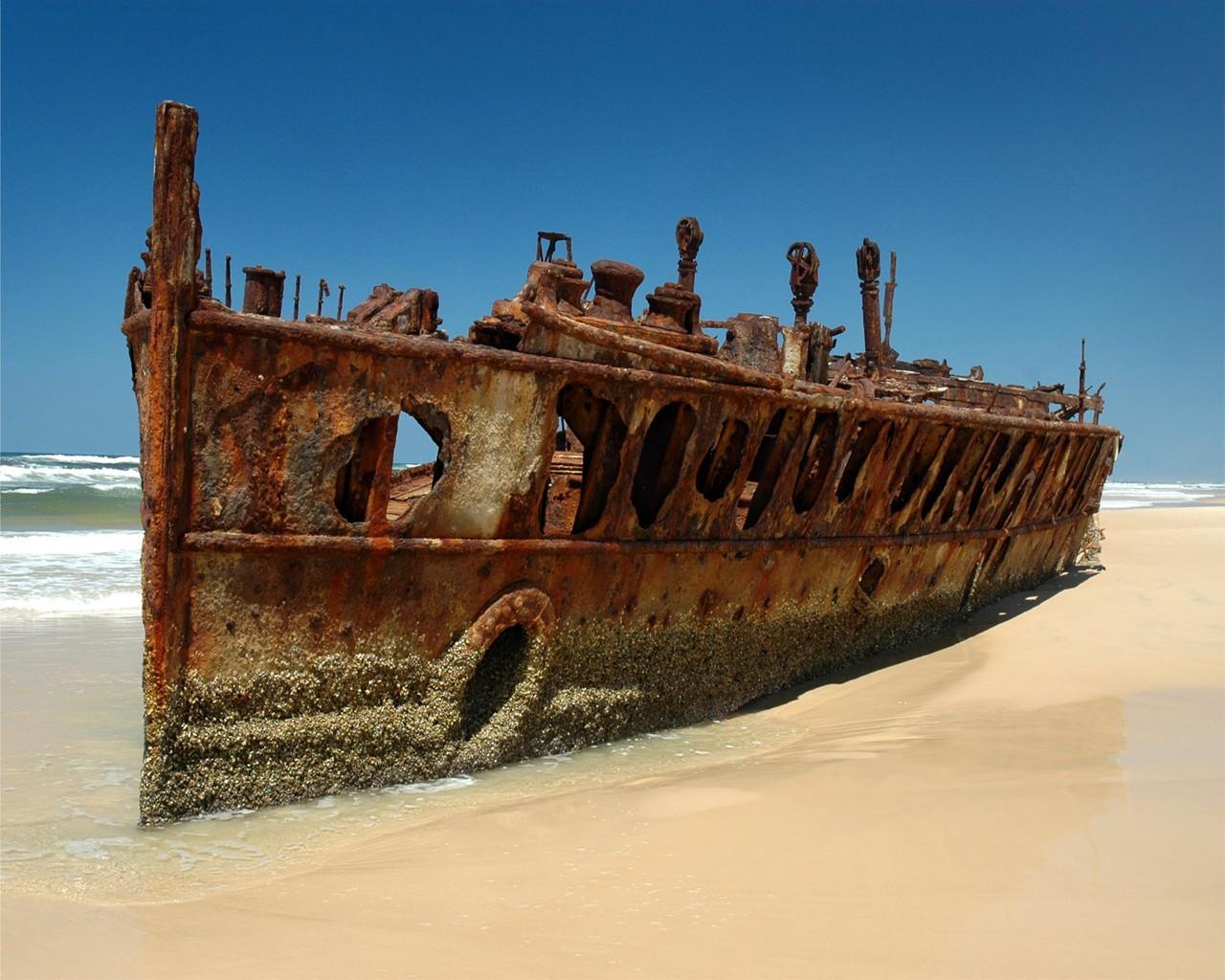 Amazing Wreck Pictures & Backgrounds