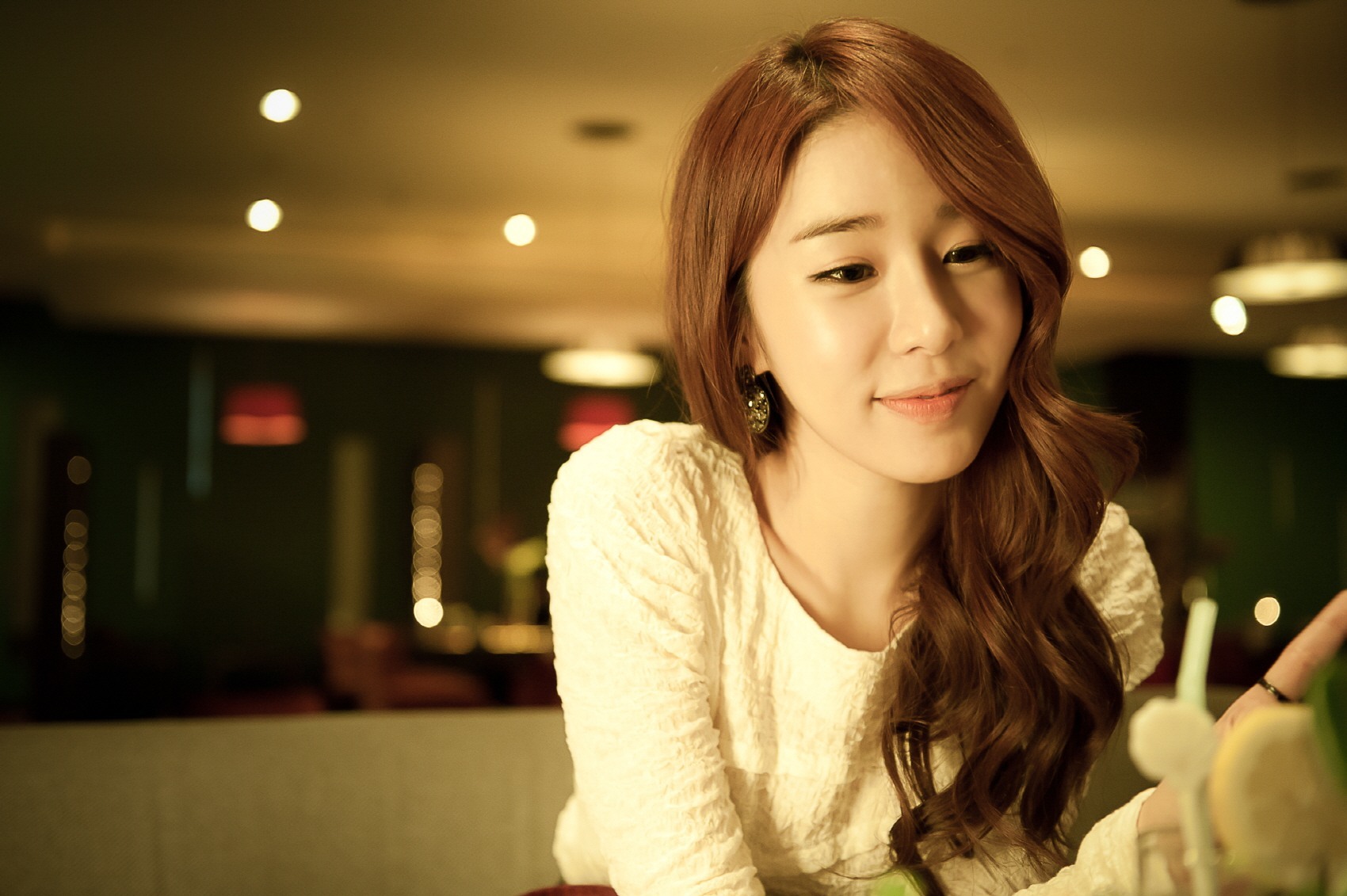 Yoo In-na Backgrounds, Compatible - PC, Mobile, Gadgets| 1700x1131 px