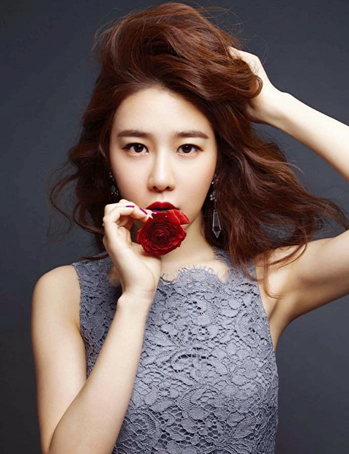 Nice Images Collection: Yoo In-na Desktop Wallpapers