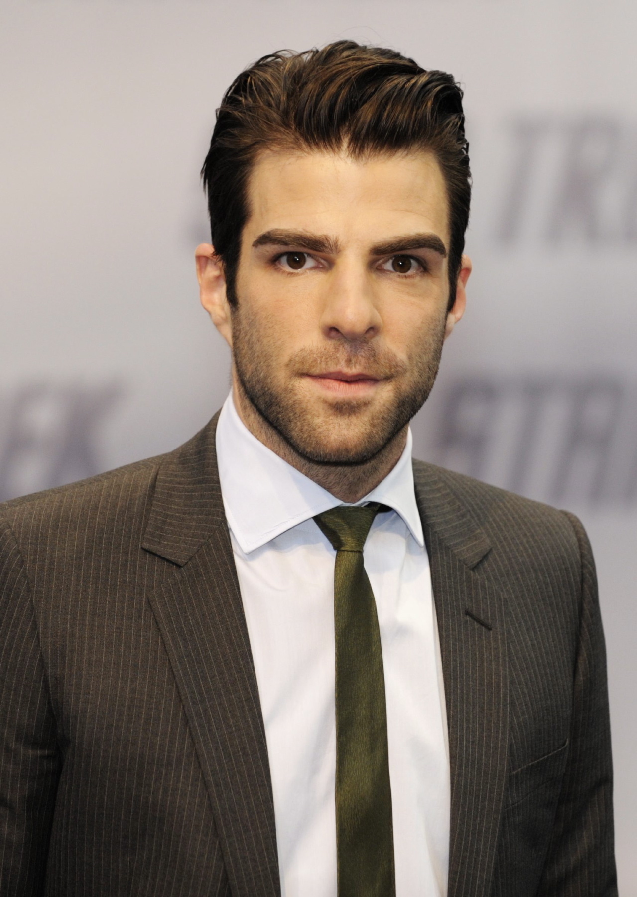 High Resolution Wallpaper | Zachary Quinto 1279x1800 px