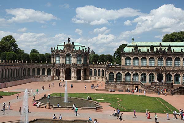 HQ Zwinger (Dresden) Wallpapers | File 72.92Kb