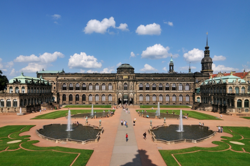 HQ Zwinger (Dresden) Wallpapers | File 454.48Kb