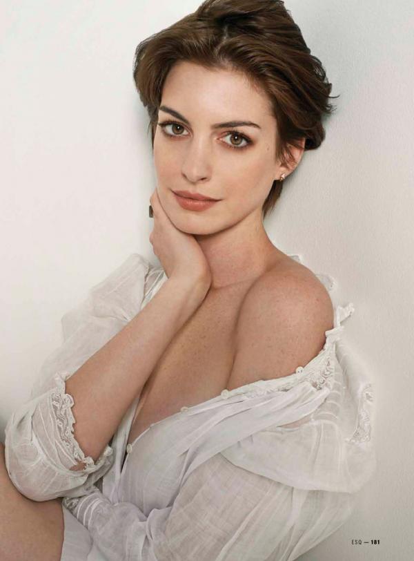 preview Anne Hathaway