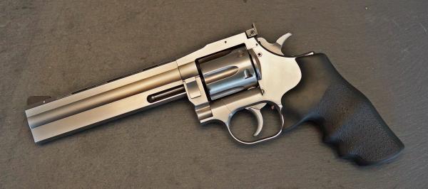 preview Dan Wesson 357 Magnum Revolver