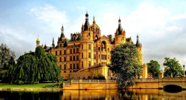 preview Schwerin Palace