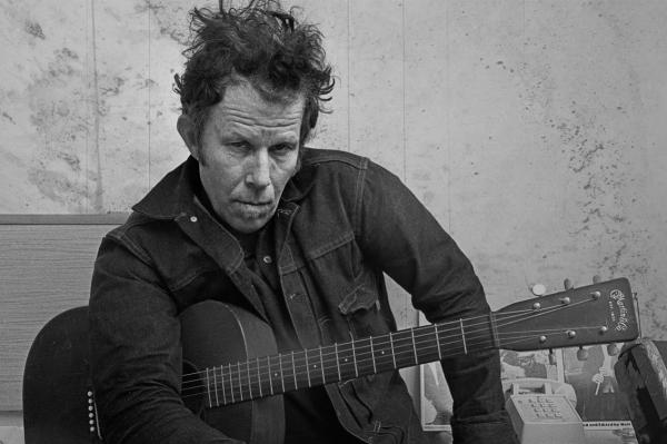 preview Tom Waits